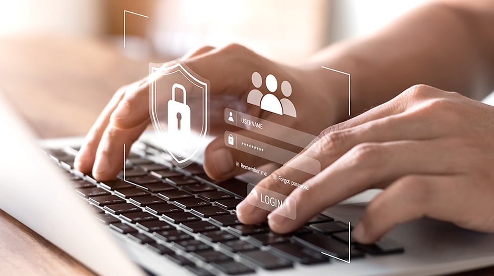 13 個人情報保護（プライバシーマーク認定済）